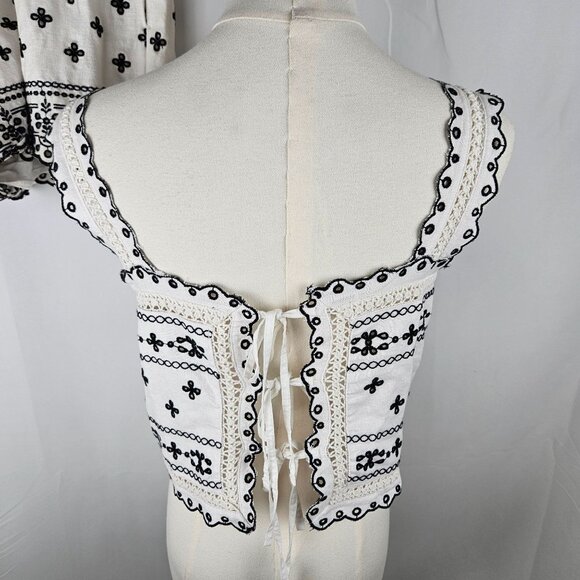 Abercrombie & Fitch Top and Shorts Set Sz Small Embroidered Eyelet White & Black - Picture 5 of 11